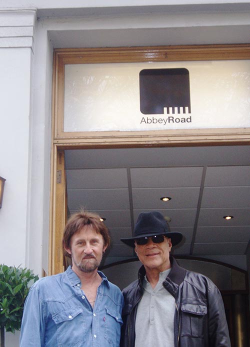 Cliff-and-Me-at--the-Abbey-Road-studio-LONDON--2009
